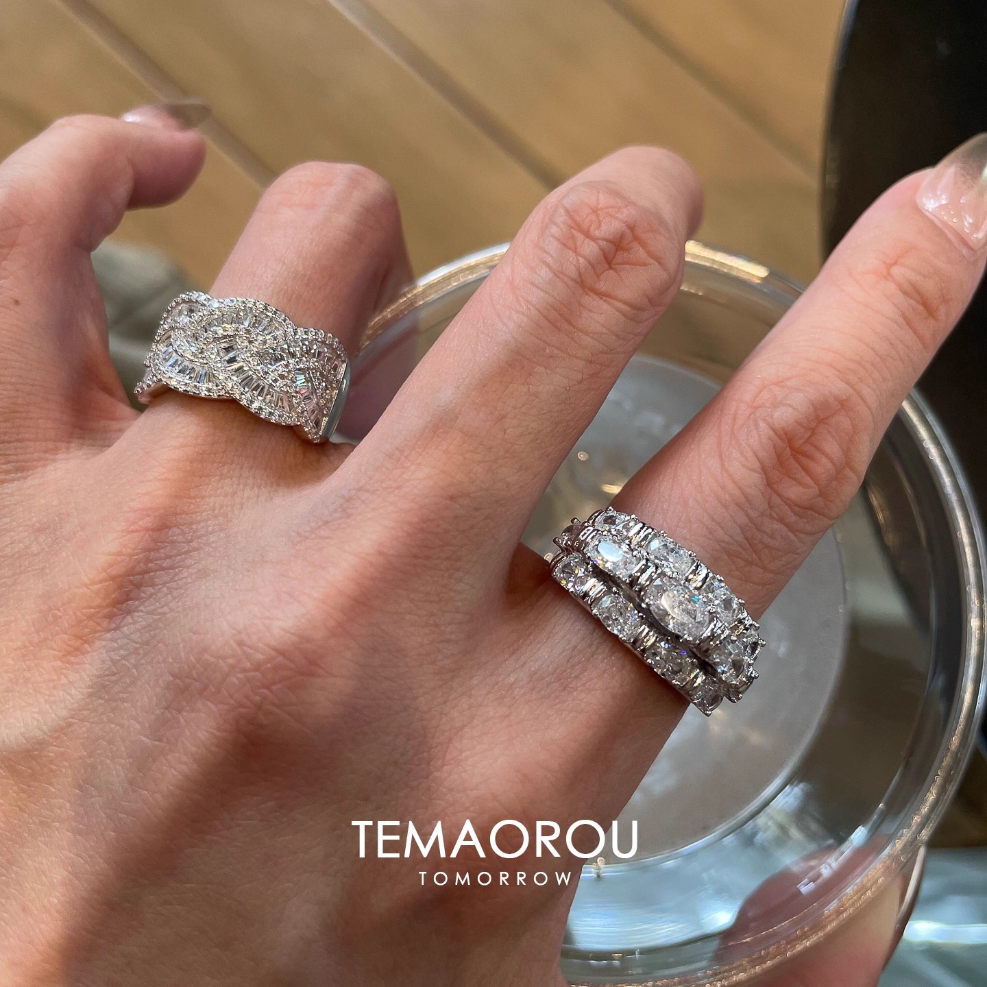Unique Vintage Stacking Heavy Work Diamond Ring Flashy Old Money Style Index Finger Ring with Elegance and Luxury