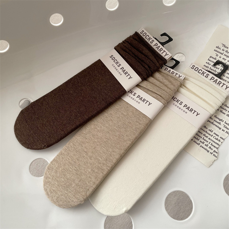 Wholesale autumn and winter women's gray stacked socks, coffee-colored mid-calf socks, Korean style seamless socks, versatile long cotton socks, anti-pilling