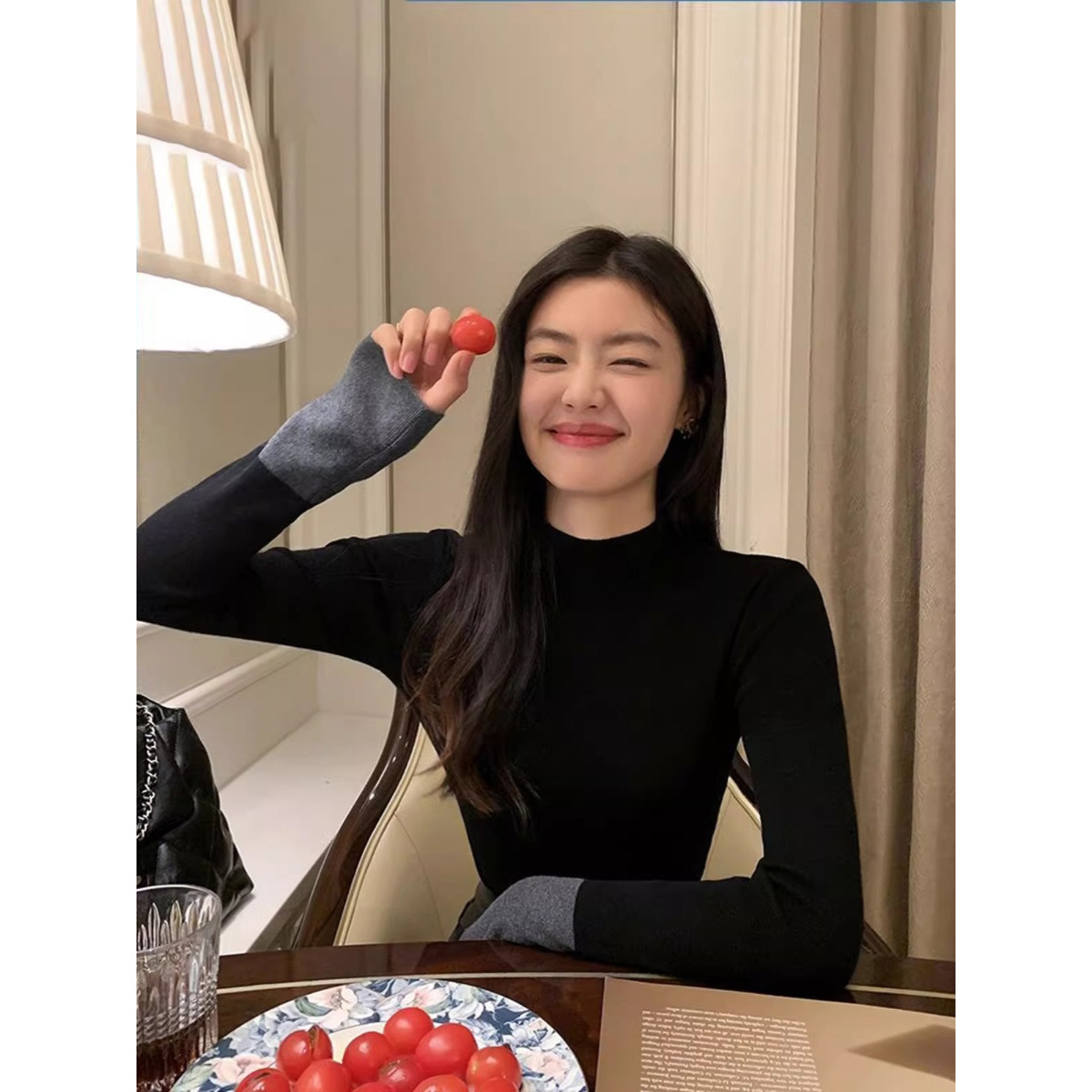 Drop shipping stylish half-high neck knitted base shirt, slim fit for girls, long sleeve inner wear sweater with a high-end feel