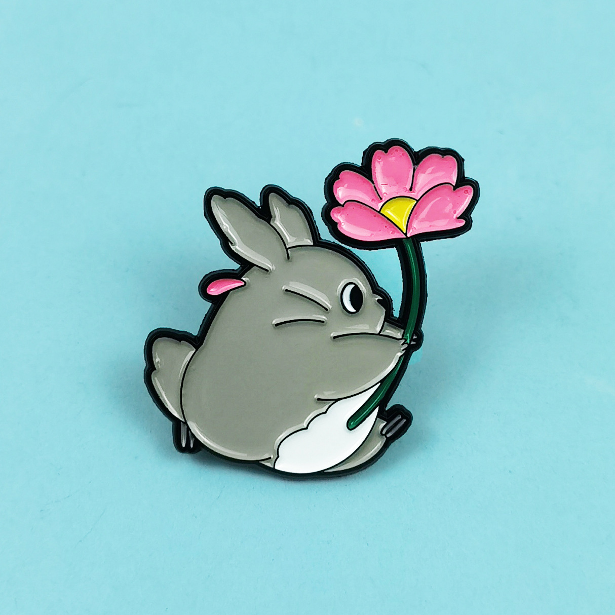 Cute cartoon Totoro lotus metal brooch, Japanese anime character merchandise, badge accessories, creative clothing decoration